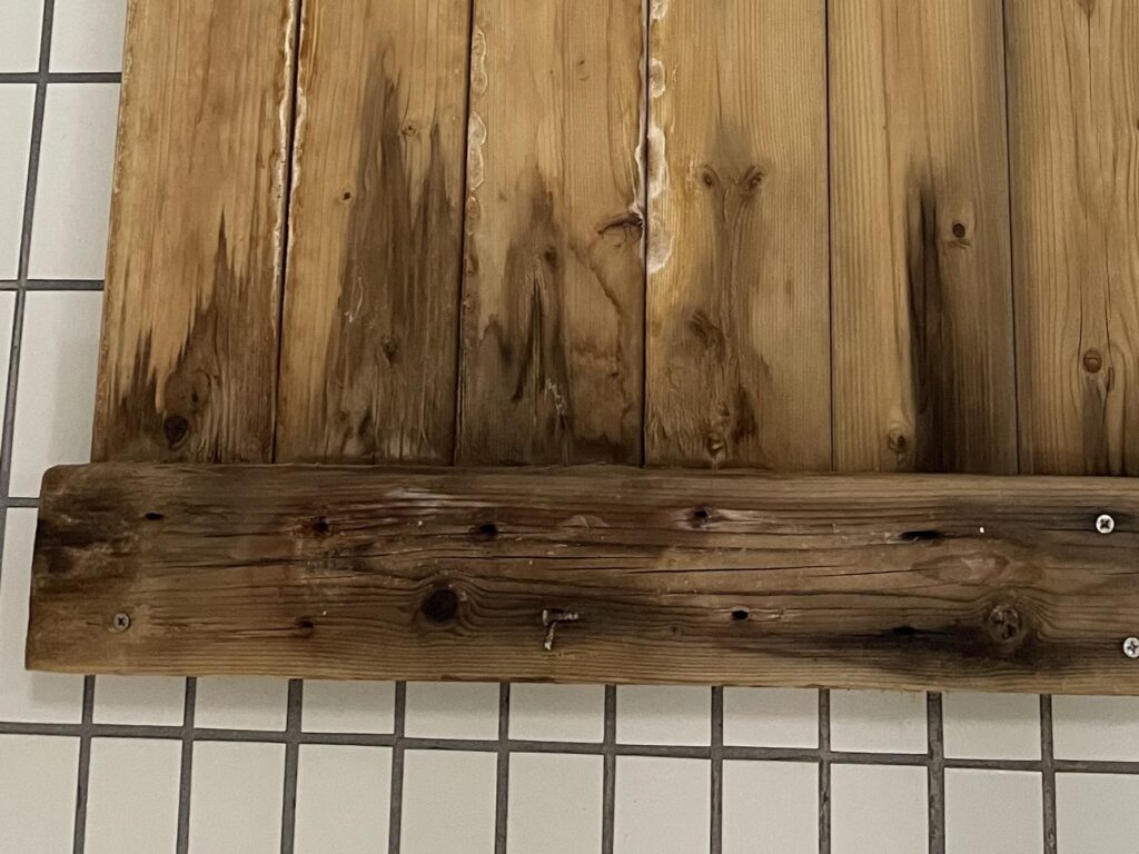 サウナ木材の黒ずみ